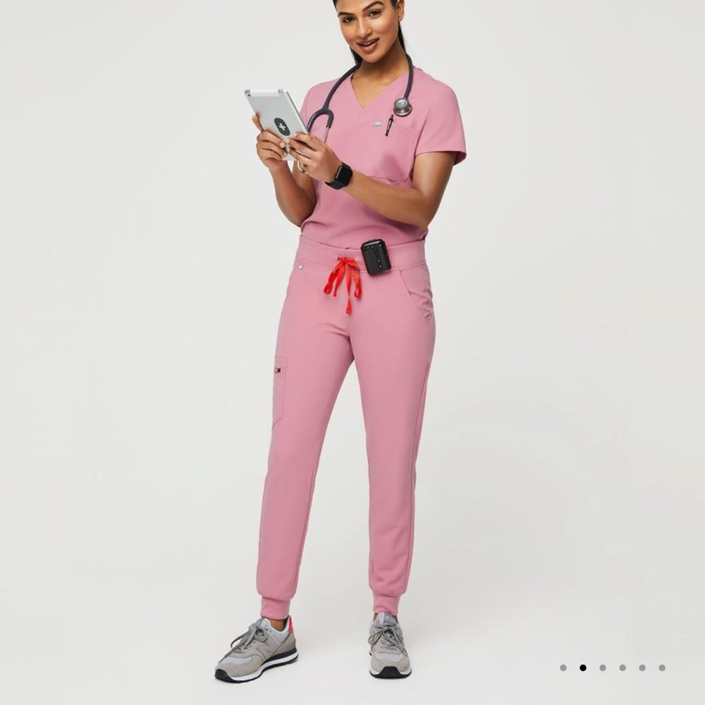 FIGS CHALK PINK ZAMORA PETITE